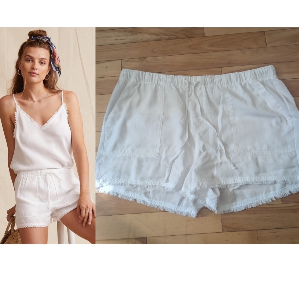 NEW! Bella Dahl | Fray Hem Pocket Short in White